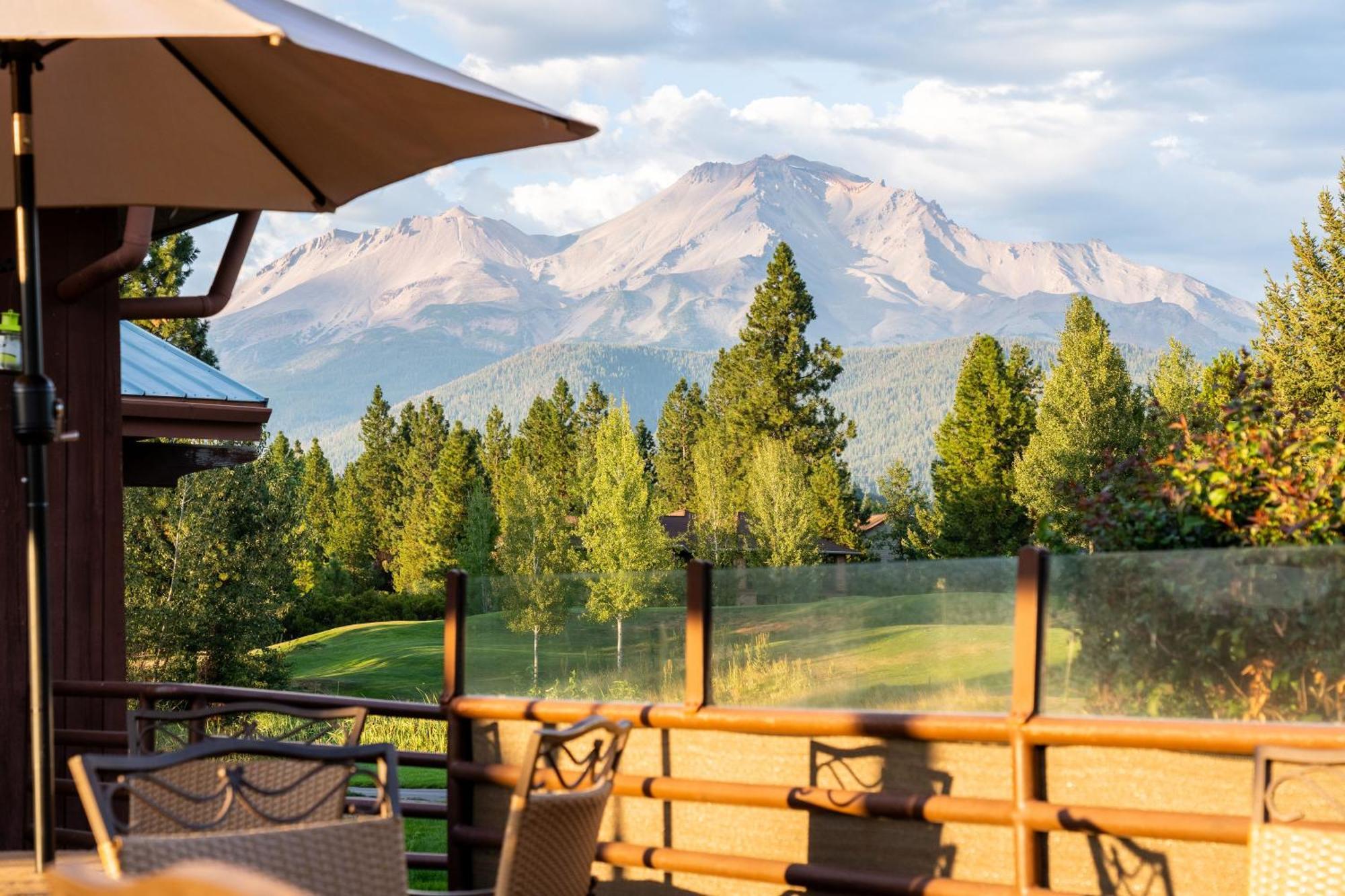 Mount Shasta Resort Luaran gambar